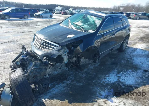 2017 Cadillac Xt5 Luxury z USA, uszkodzony, nr VIN 1GYKNDRS8HZ105585